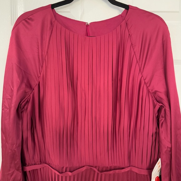 IEENA FOR MAC DUGGAL Red Long Sleeve Gown Size 12 NWT - Picture 8 of 13